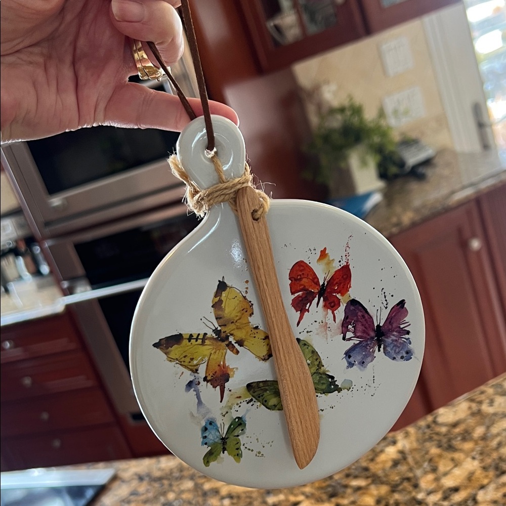 Demdaco White Ceramic Butterfly Cheese Board with Wooden Spreader